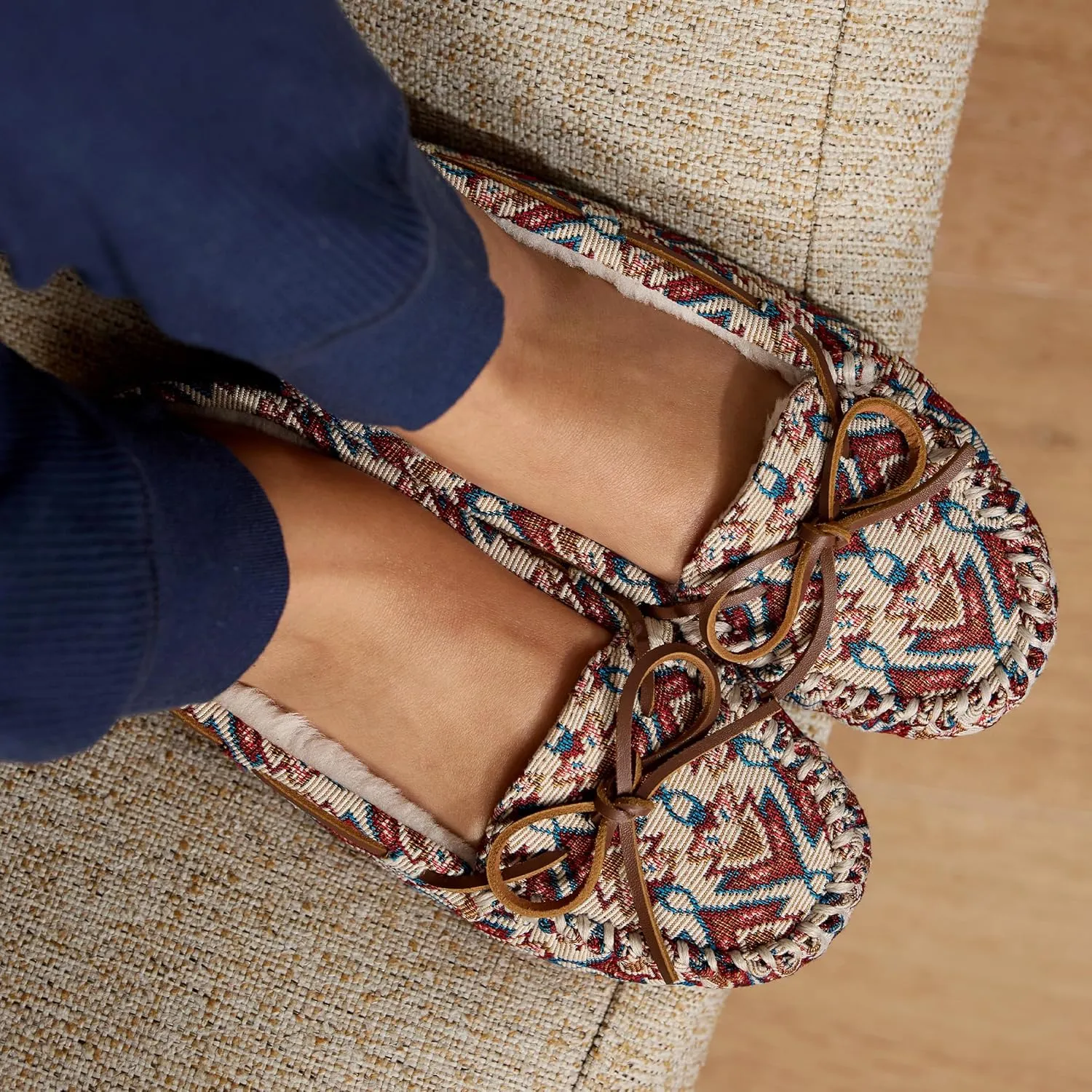 Minnetonka Women's Cally Moccasin Slipper